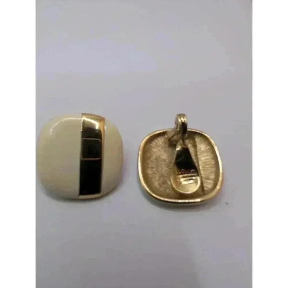 Monet two pairs of Cream Goldtone Clip On Earrings Womens Geometric Vintage - Picture 3 of 4